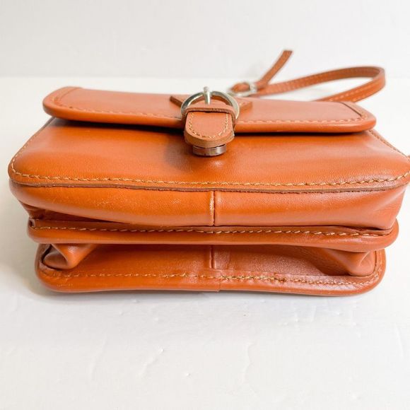 Firenze Italian Leather Saddle bag crossbody - Picture 9 of 13